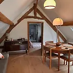 招待所 Le Domaine De Blanvatel 4*