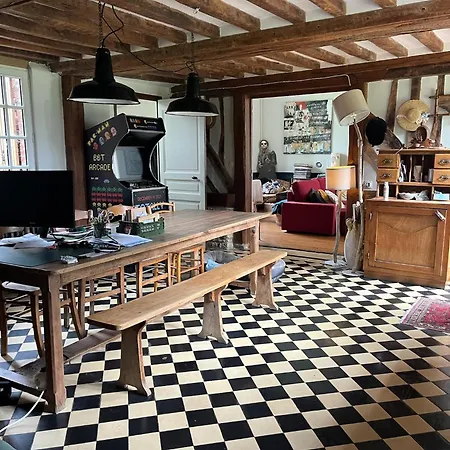 Le Domaine De Blanvatel بيت ضيافة 4*