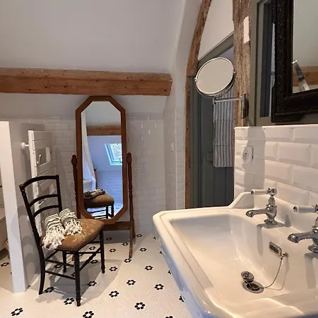 게스트하우스 Le Domaine De Blanvatel 4*