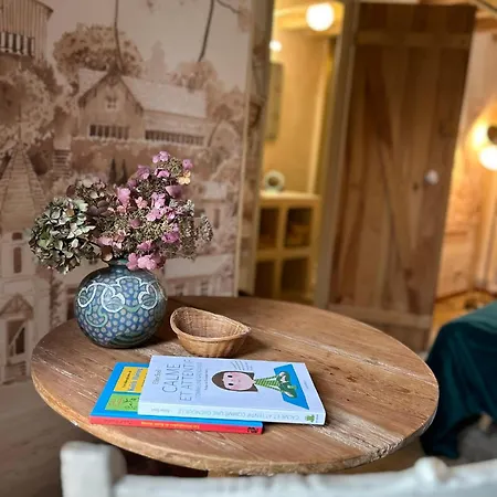 Le Domaine De Blanvatel بيت ضيافة 4*