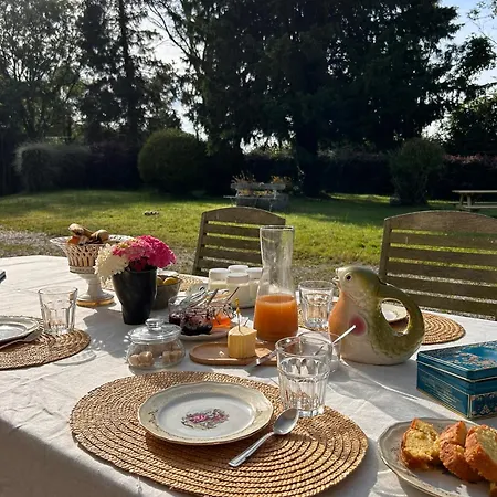 Guest house Le Domaine De Blanvatel