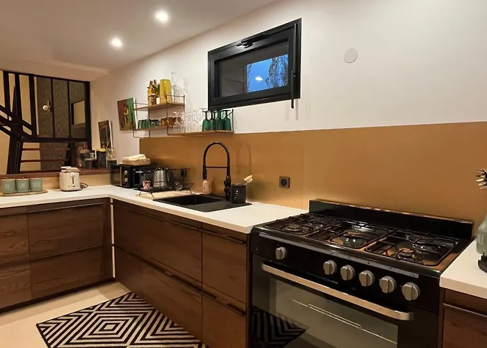 Le Domaine De Blanvatel בית הארחה